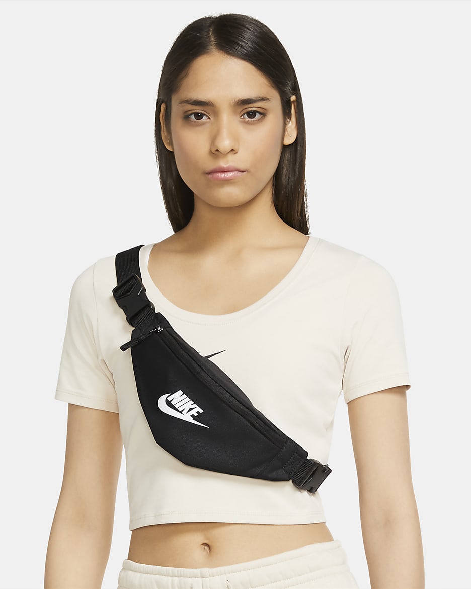 Sac banane Nike Heritage. Nike CH
